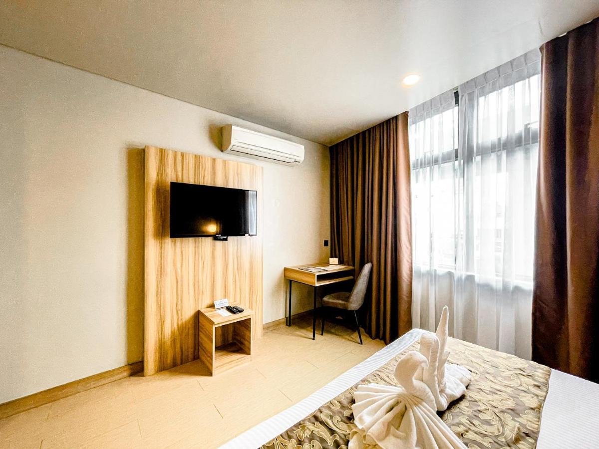 Madison 101 Hotel + Tower Quezon City Exterior photo