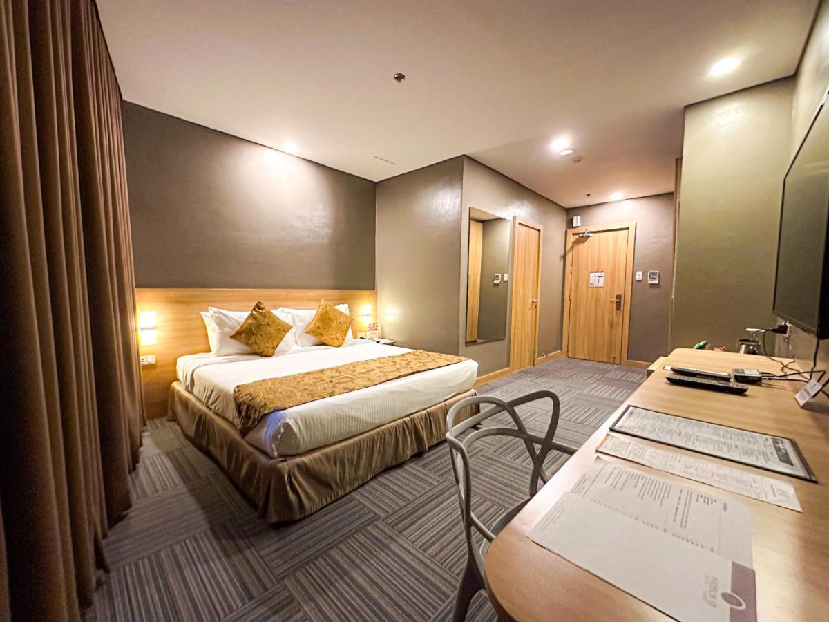 Madison 101 Hotel + Tower Quezon City Exterior photo