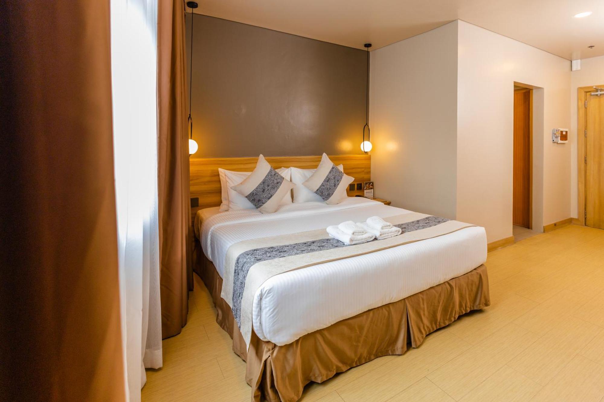 Madison 101 Hotel + Tower Quezon City Exterior photo