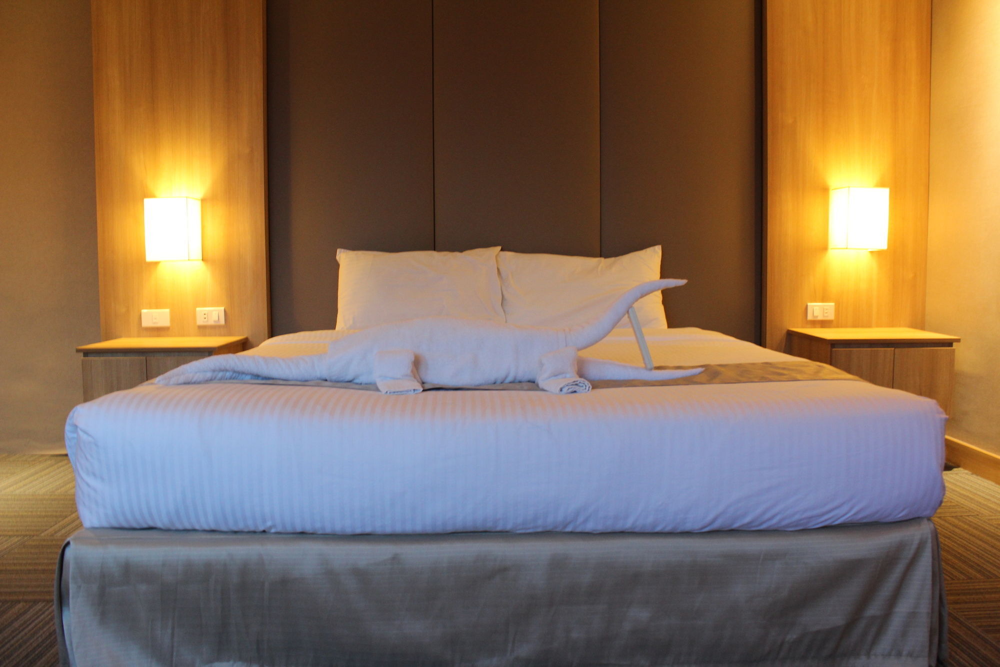 Madison 101 Hotel + Tower Quezon City Exterior photo